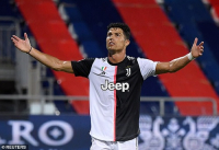 Juventus 0-2 Cagliari: Ronaldo hết hy vọng trong cuộc đua Giày vàng